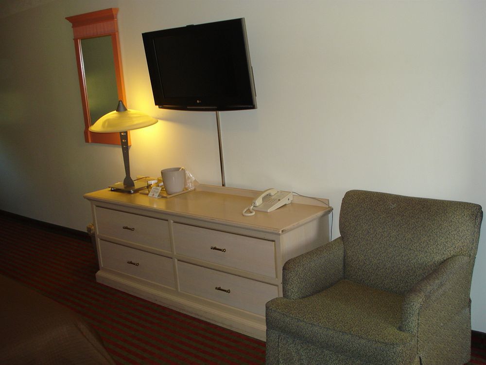 All Seasons Inn & Suites Bourne Kültér fotó