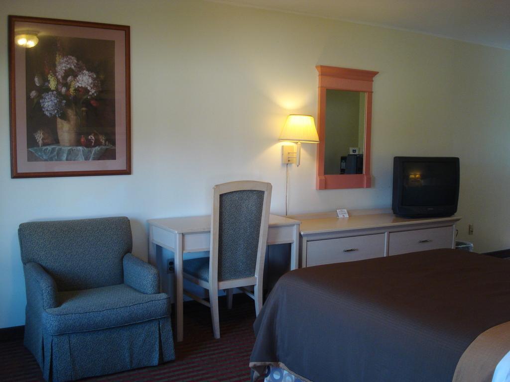 All Seasons Inn & Suites Bourne Szoba fotó